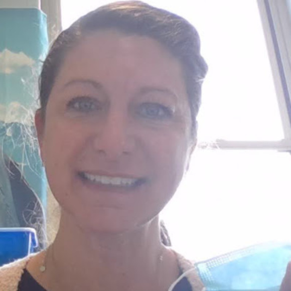 Meet your Posher, Cyndi - Picture 1 of 1